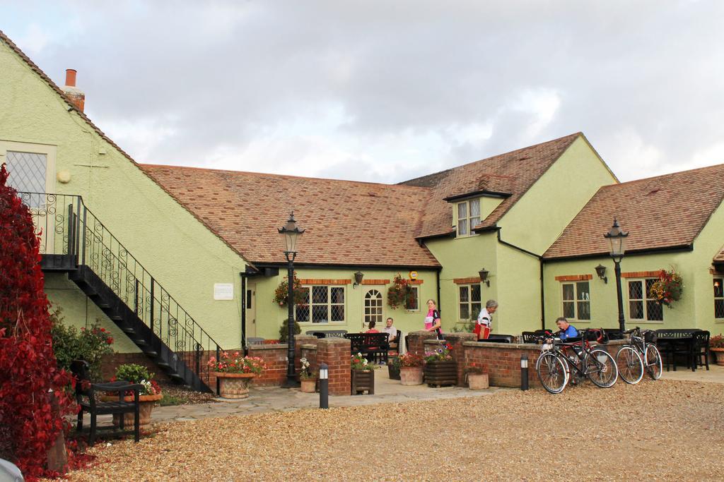Southill The Green Man Stanford المظهر الخارجي الصورة